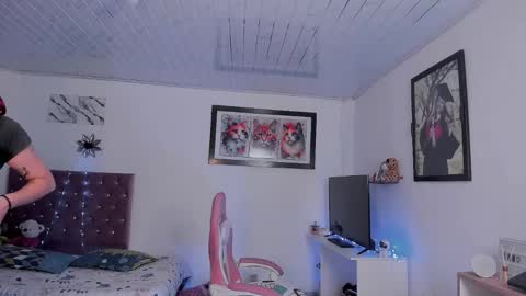 sophie doll online show from 15, 11, 2025