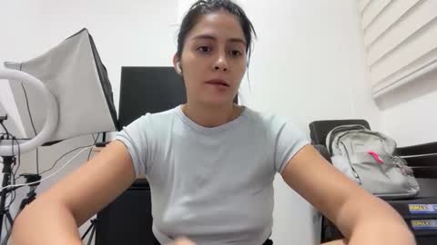 Snapshot of sophie_foxxx chatting on 25, 5, 2026 Sophie online show from 25, 5, 2026