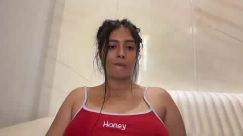 Snapshot of sophie_foxxx chatting on 12, 7, 2026 Sophie online show from 12, 7, 2026