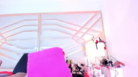 Snapshot of sophie_newton chatting on 22, 4, 2026 sophie_newton online show from 22, 4, 2026