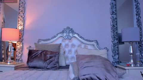 sophiebellucci online show from 10, 2, 2025