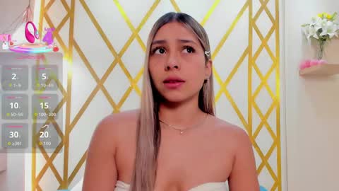 Snapshot of sophiebenson_ chatting on 22, 4, 2026 Sophie online show from 22, 4, 2026