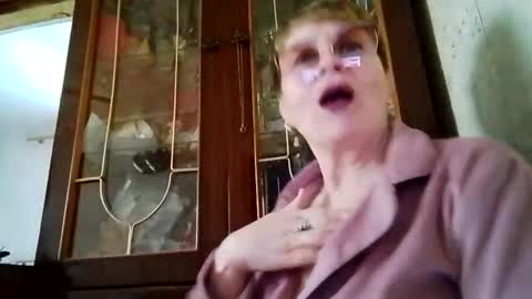 SophieBurnsX online show from 4, 6, 2026