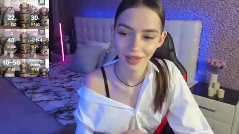 Snapshot of sophiecherrie chatting on 9, 2, 2025 Sophie online show from 9, 2, 2025