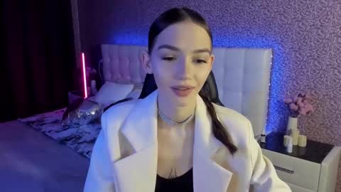 Snapshot of sophiecherrie chatting on 25, 2, 2025 Sophie online show from 25, 2, 2025