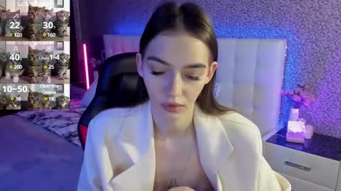 Snapshot of sophiecherrie chatting on 3, 3, 2025 Sophie online show from 3, 3, 2025