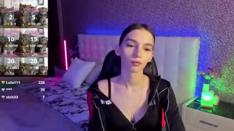 Snapshot of sophiecherrie chatting on 4, 3, 2025 Sophie online show from 4, 3, 2025