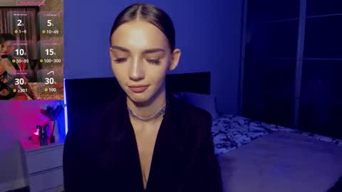 Snapshot of sophiecherrie chatting on 3, 10, 2025 Sophie online show from 3, 10, 2025