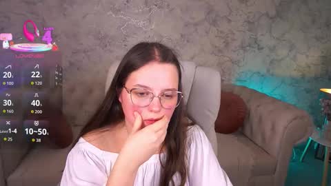 Snapshot of sophieedreams chatting on 3, 10, 2025 sophieedreams online show from 3, 10, 2025