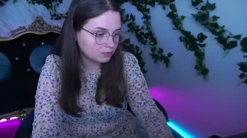 Snapshot of sophieedreams chatting on 8, 10, 2025 sophieedreams online show from 8, 10, 2025