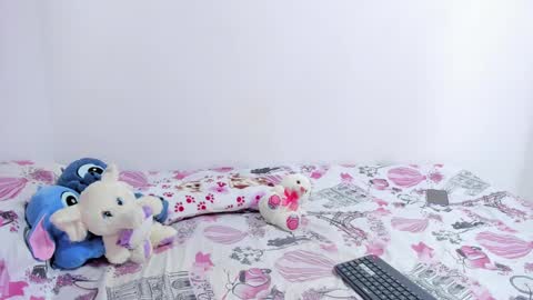 Sophie Woods  online show from 8, 2, 2025