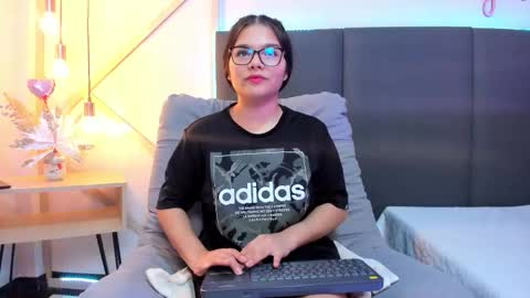 Snapshot of sophieharris__ chatting on 22, 2, 2025 sophieharris__ online show from 22, 2, 2025