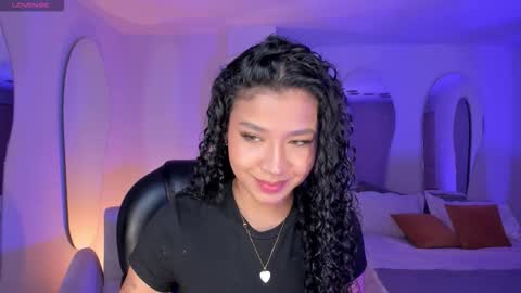 Sophie Houston online show from 26, 10, 2025