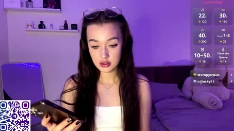 citygirl my face is 10 my body tea everything on me natural im petiteee online show from 21, 5, 2026