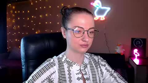 sophieleroux online show from 13, 4, 2026