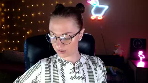 sophieleroux online show from 14, 4, 2026