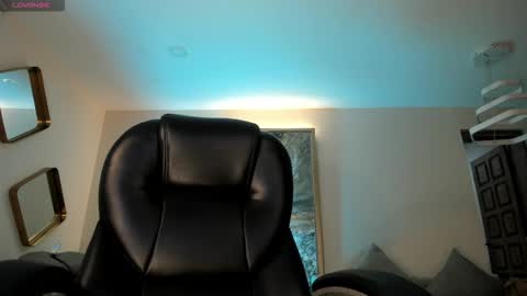 Sophie  Palmer online show from 11, 10, 2025