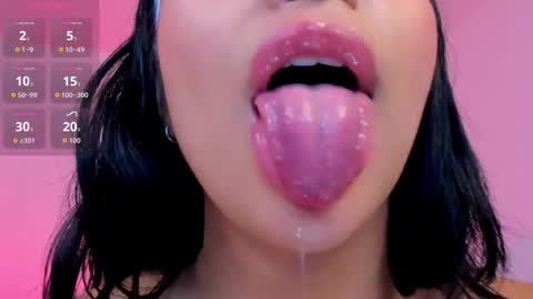 Snapshot of sophierooy chatting on 14, 11, 2025 sophierooy online show from 14, 11, 2025