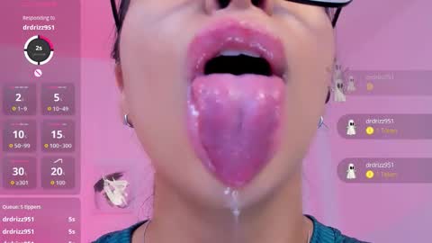 Snapshot of sophierooy chatting on 19, 11, 2025 sophierooy online show from 19, 11, 2025