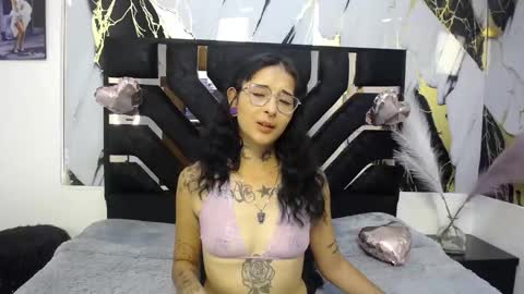 sophieesmithcs online show from 9, 4, 2026