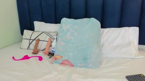 sophieturner_mg online show from 11, 11, 2025