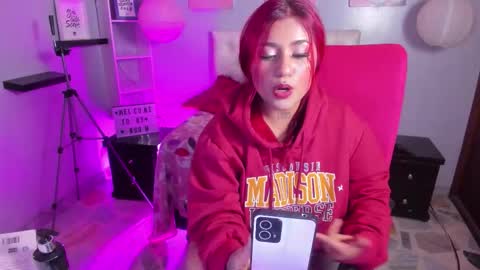 Snapshot of sophiia_13 chatting on 12, 9, 2025 Sofi online show from 12, 9, 2025