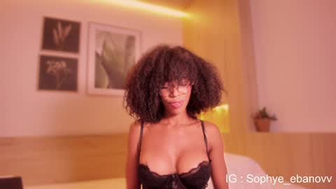 Snapshot of sophye_ebanov chatting on 27, 3, 2026 SEE U HERE OF online show from 27, 3, 2026