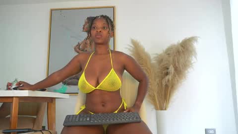 Snapshot of sow_fitt chatting on 17, 9, 2025 sow_fitt online show from 17, 9, 2025