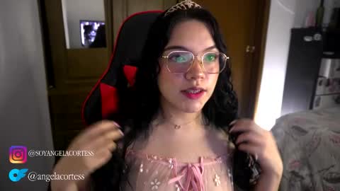 soyangelacortes online show from 27, 10, 2025