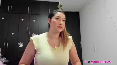Snapshot of soyqeen chatting on 10, 9, 2025 SoyQueen online show from 10, 9, 2025