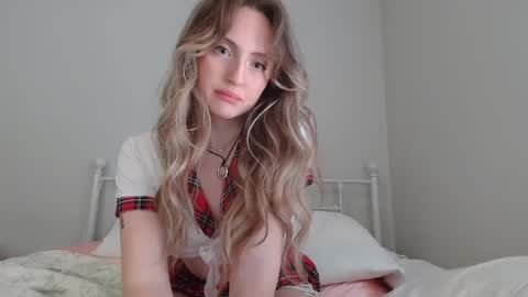 Snapshot of sp8cebunni99 chatting on 19, 9, 2025 Margo online show from 19, 9, 2025