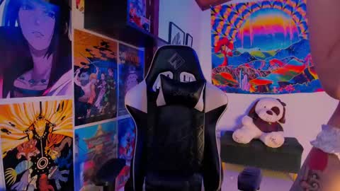 Snapshot of space__kittyy chatting on 5, 2, 2025 Val online show from 5, 2, 2025
