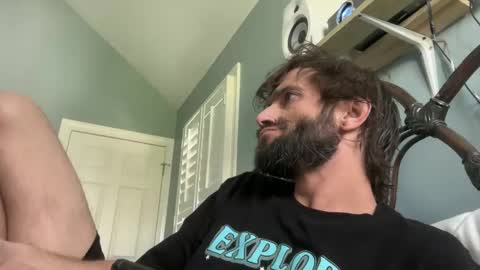 Snapshot of spacecase843 chatting on 25, 1, 2025 TrndSettrz online show from 25, 1, 2025