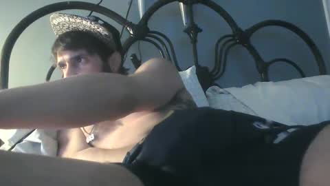 Snapshot of spacecase843 chatting on 1, 3, 2025 TrndSettrz online show from 1, 3, 2025