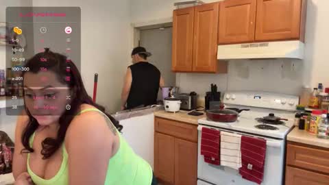 Snapshot of spanishcouple4255 chatting on 26, 11, 2025 spanishcouple4255 online show from 26, 11, 2025