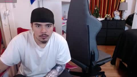 Snapshot of spanishcouple4255 chatting on 19, 12, 2025 spanishcouple4255 online show from 19, 12, 2025