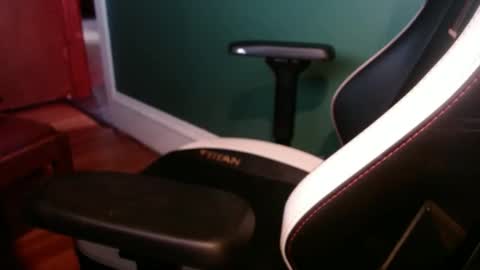 Snapshot of spankkmereddd chatting on 6, 10, 2025 spankkmereddd online show from 6, 10, 2025