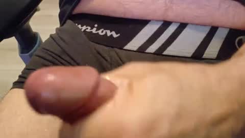 Snapshot of sparklenuts17 chatting on 4, 10, 2025 sparklenuts17 online show from 4, 10, 2025