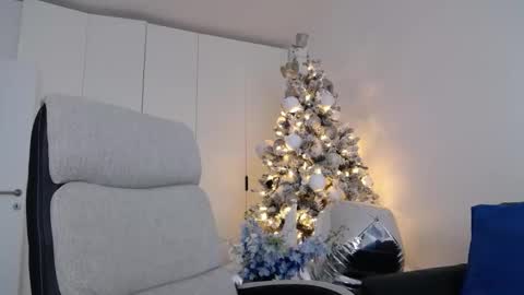 sparkly_eve online show from 22, 12, 2025