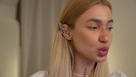 Snapshot of sparks__daisy chatting on 8, 12, 2024 DAISY online show from 8, 12, 2024