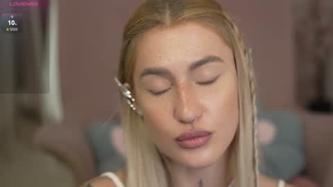 Snapshot of sparks__daisy chatting on 17, 12, 2024 DAISY online show from 17, 12, 2024