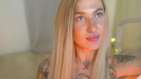 Snapshot of sparks__daisy chatting on 21, 12, 2024 DAISY online show from 21, 12, 2024