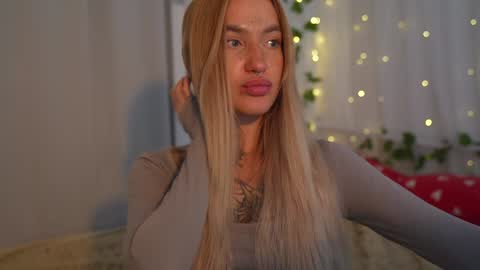 Snapshot of sparks__daisy chatting on 4, 1, 2025 DAISY online show from 4, 1, 2025