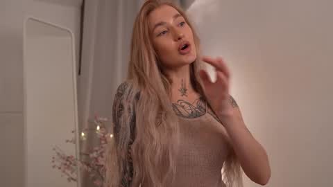 Snapshot of sparks__daisy chatting on 1, 2, 2025 DAISY online show from 1, 2, 2025