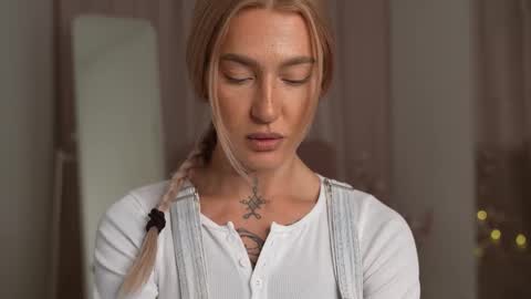 Snapshot of sparks__daisy chatting on 24, 2, 2025 DAISY online show from 24, 2, 2025