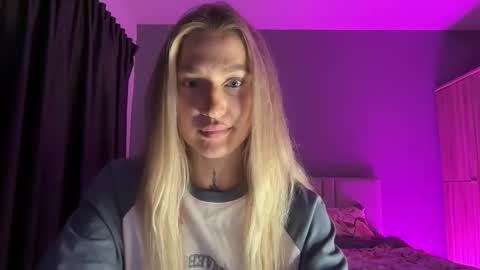 Snapshot of sparks__daisy chatting on 5, 10, 2025 DAISY online show from 5, 10, 2025