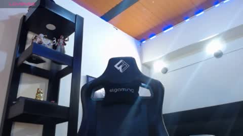 Snapshot of spartacus_cam chatting on 12, 12, 2024 online show from 12, 12, 2024