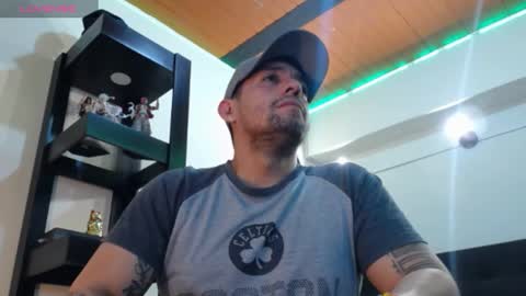 Snapshot of spartacus_cam chatting on 23, 12, 2024 online show from 23, 12, 2024