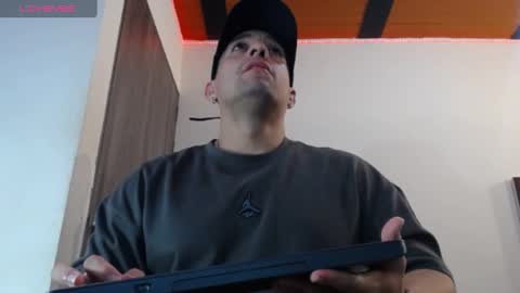 Snapshot of spartacus_cam chatting on 20, 1, 2025 online show from 20, 1, 2025
