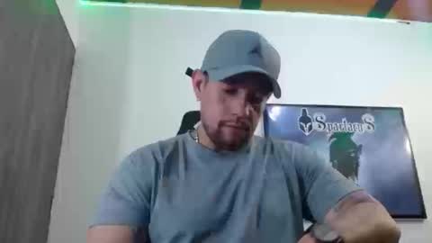 Snapshot of spartacus_cam chatting on 10, 9, 2025 online show from 10, 9, 2025